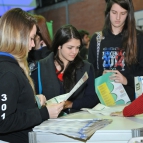 Alunos visitam a Feira das Profissões