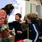 Maria Pipoca visita turmas da Ed. Infantil e 1º ano