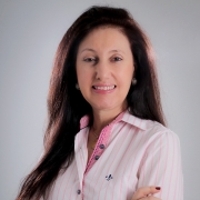 Obra de professora é premiada em Feira Internacional