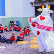 Alunos da Ed. Infantil recebem visita do Boi Bumbá!