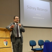 Palestra do jornalista Sidney Rezende