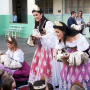 Soberanas da Festa da Uva visitam o La Salle Caxias