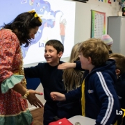 Maria Pipoca visita turmas da Ed. Infantil e 1º ano