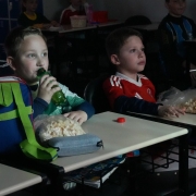 Cinema + camiseta de time - 2º ano