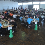 Alunos participam de torneio de xadrez