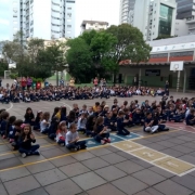 Apresentação de violino no Momento Cívico