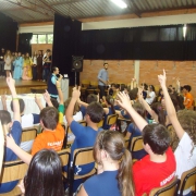 Estudantes participam da Festa da Caneta