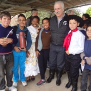 Escola recebe a visita do grupo Os Serranos