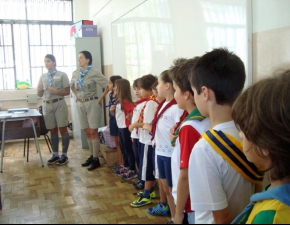 Grupo de Escoteiros Moacara visita a escola