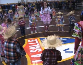 Festa Junina 2014 - Apresentação das turmas da Creché e Pré I 